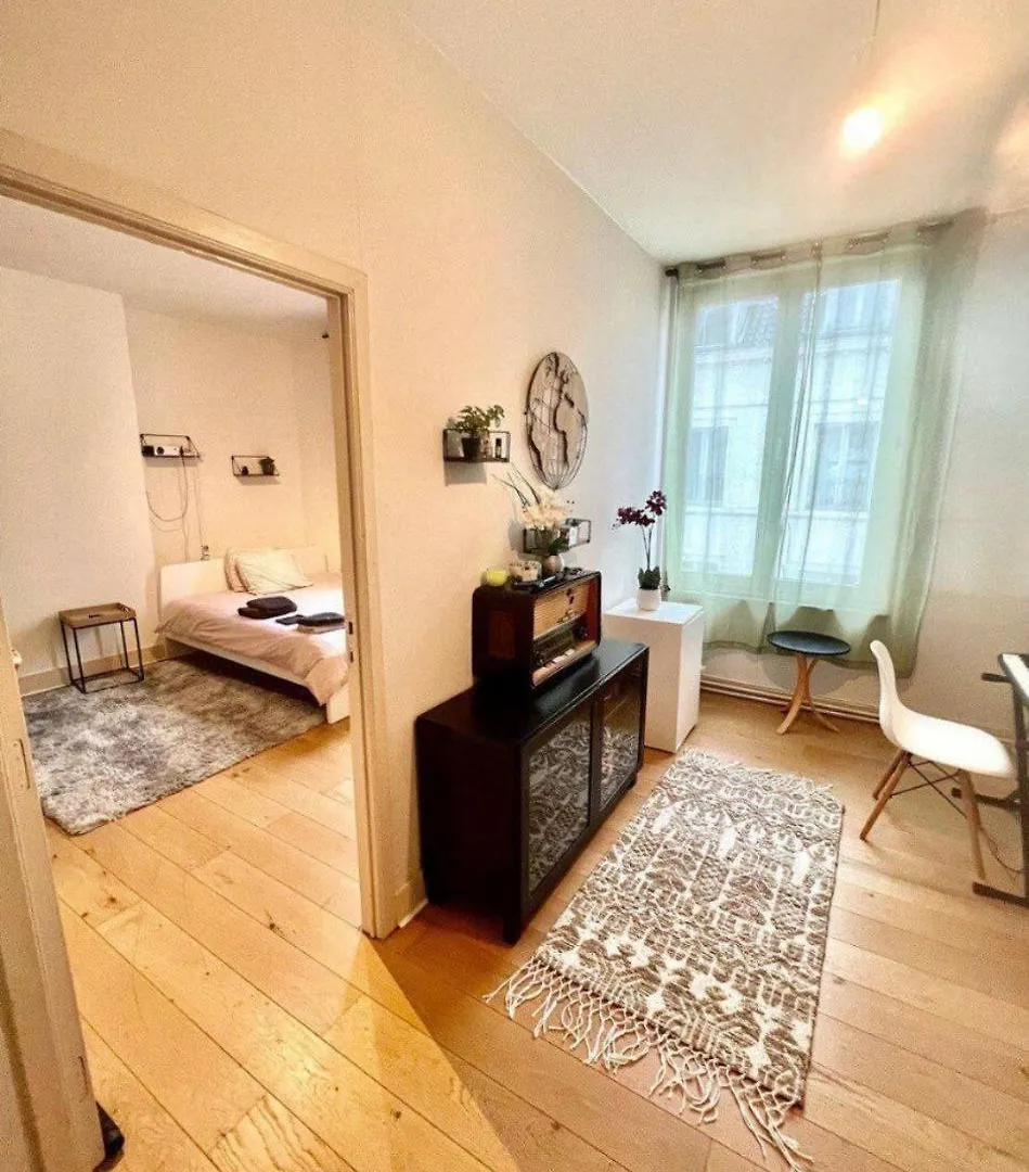 Place De La Liberte 2 Bedroom Apartment Brussels